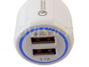 Cargador de coche blanco universal de carga rápida y 2 salidas Quick Charge USB 3.0 / 3.1A e iluminación LED